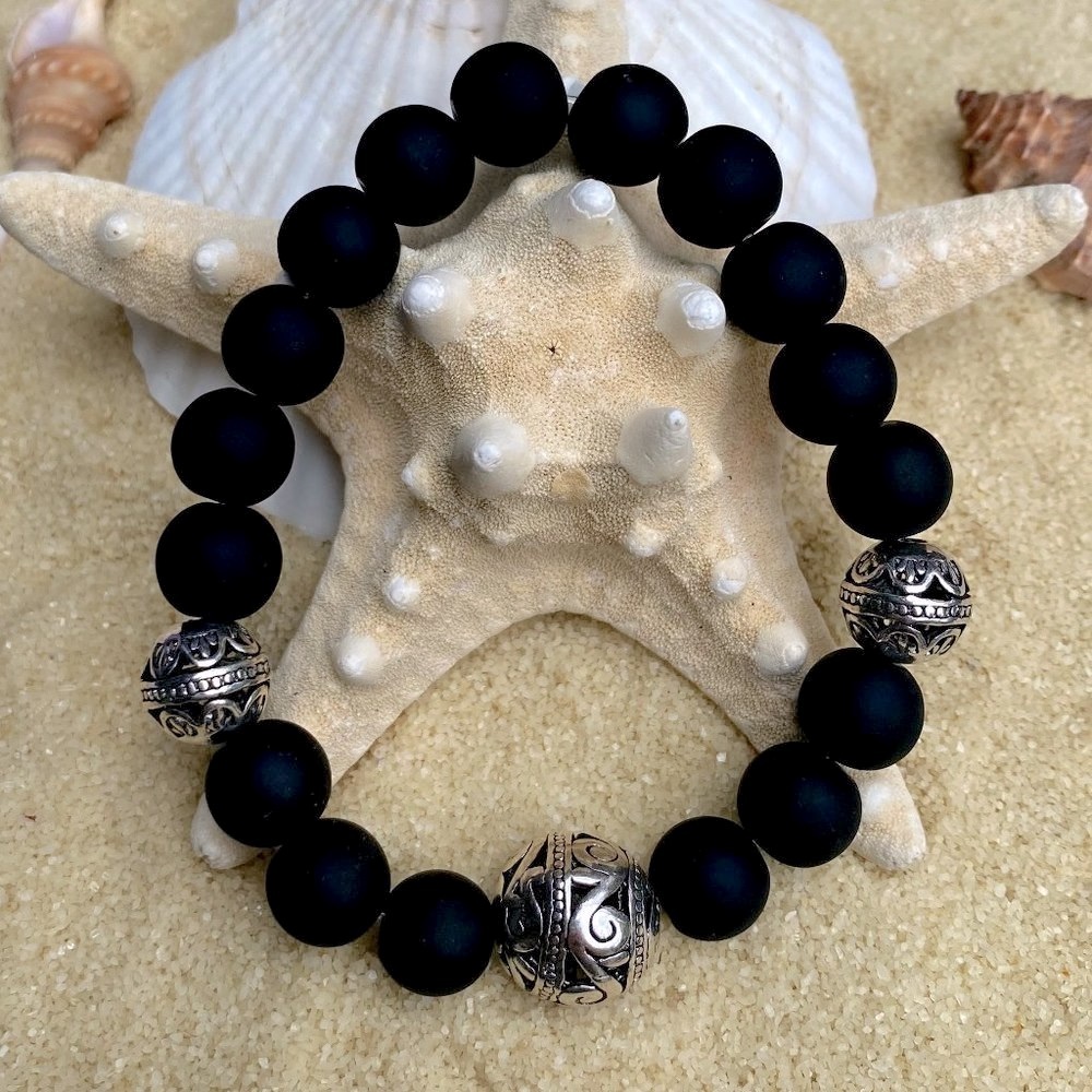 Beaded Bracelet - black and silver tone